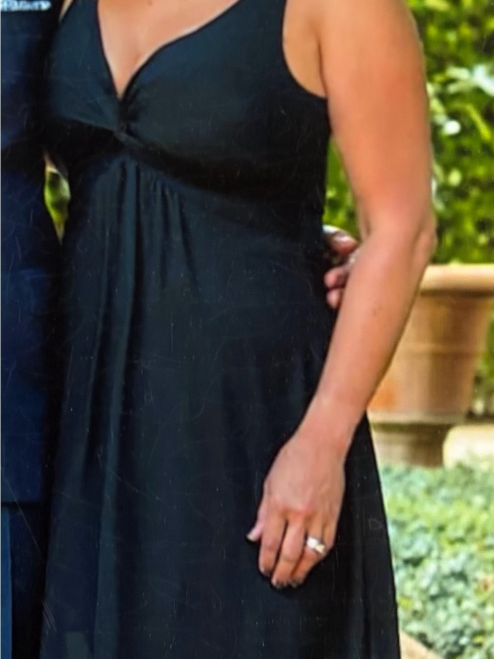 Sleek Black V-Neck Sleeveless Women’s Dress